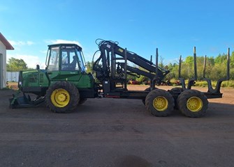 2014 John Deere 1110E Forwarder